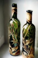 Бутыли-вазы, украшенные морскими сюжетами из бересты.